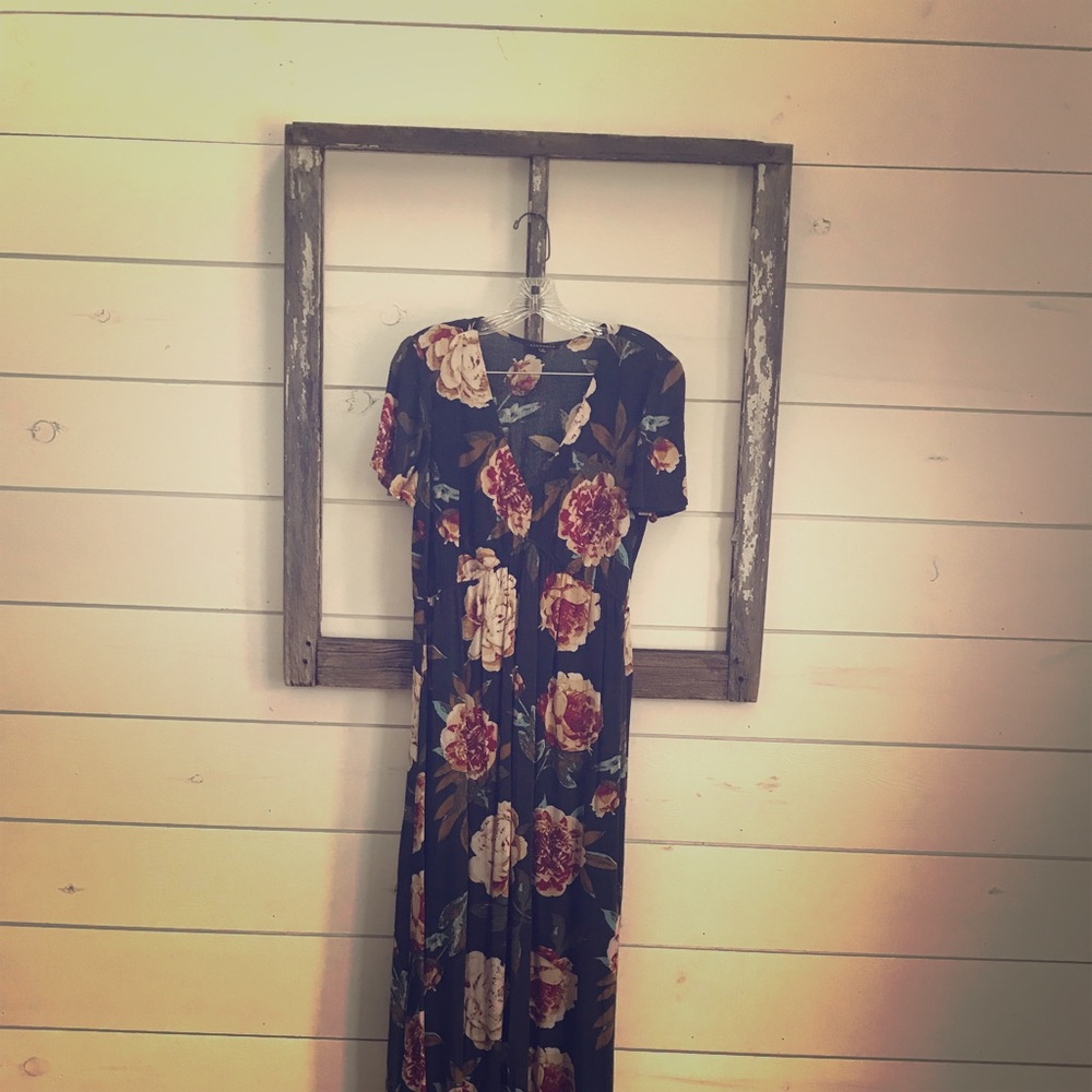 Boutique Floral V-neck dress - Staccato